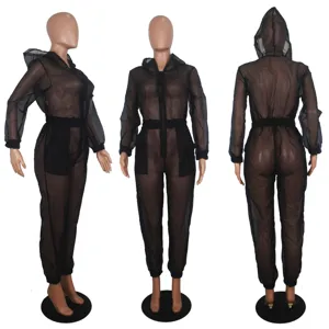 Sexy transparenter schwarzer Netz Kapuzen Jumpsuit für Damen, langer Ärmel Overall.
