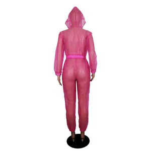 Rosa transparenter Mesh Kapuzen Jumpsuit Rückansicht, sexy Damenbekleidung Detailansicht.