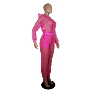 Sexunder Transparenter Mesh Kapuzen Jumpsuit, ideal für Clubwear, Streetwear und moderne Mode-Looks.