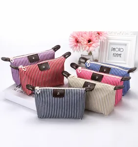 Trousse de maquillage à rayures multicolores, pochette de voyage portable avec fermeture.