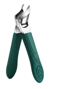 Primer plano detallado de la hoja de acero inoxidable y el mango ergonómico verde.