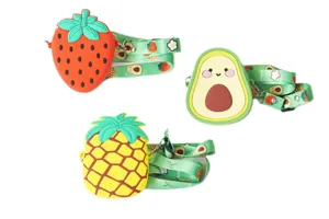Niedliche Frucht Silikon Umhängetasche Detail, Erdbeere, Avocado und Ananas Designs.