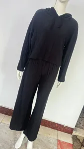 Ensemble deux pieces femme sweatshirt a capuche manches longues et pantalon large en tricot noir