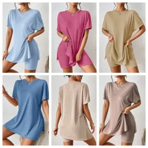 Conjunto casual de color sólido cómodo camiseta manga murciélago y pantalones cortos ajustados