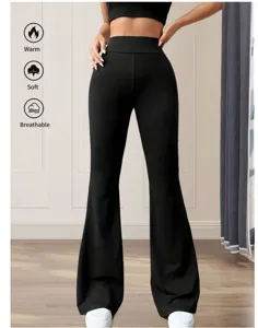 Nahaufnahme Detail von schwarzen hochelastischen Schlag-Yogahosen für Damen Komfort