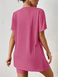 Conjunto de dos piezas casual liso con abertura, mangas murciélago y pantalones cortos ajustados