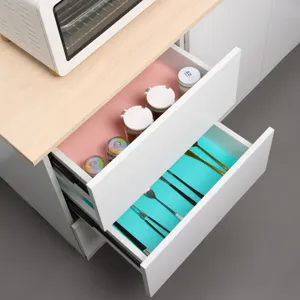 Tappetino per cassetti da cucina antiscivolo impermeabile per organizzazione e protezione.