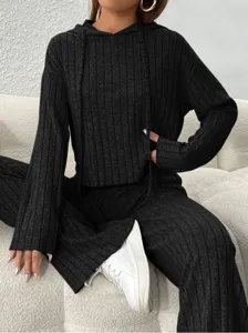Ensemble deux pieces pull a capuche en tricot et pantalon long casual automne hiver.