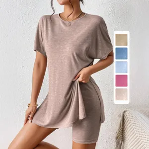 Conjunto de Top y Shorts Ajustados Color Sólido Manga Murciélago Cuello Redondo Abertura Casual para Mujer