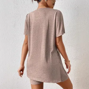 Conjunto casual de dos piezas liso con camiseta de manga murciélago y shorts vista trasera imagen