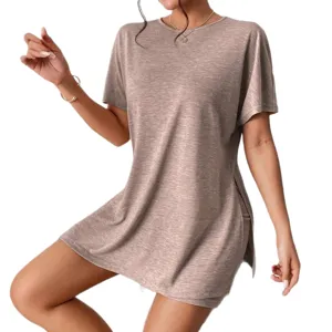 Conjunto casual de color sólido camiseta con abertura manga murciélago y shorts vista principal.