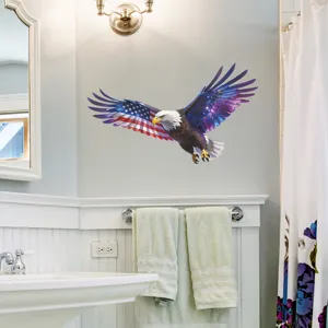 Décoration de salle de bain avec l'autocollant mural d'aigle chauve sur le mur