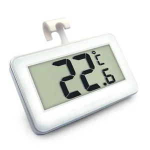 Gros plan detaille de l'ecran du thermometre refrigerateur numerique avec temperature.