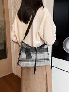 Bolso tote de lona a rayas blancas y negras, versátil bolso de hombro y bandolera