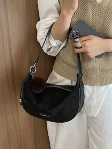Retro Damen Wildleder Knödel Achsel Schultertasche Vintage Hobo Tasche Mit Pelzball Anhänger Einfarbig Reißverschluss Tasche