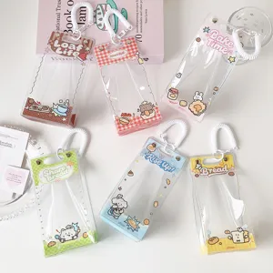 Vista detallada de bolsas de almacenamiento transparentes para muñecos de peluche
