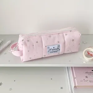 Esthetisch roze canvas etui met zilveren sterpatronen en een handig draagbaar handvat