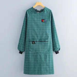Long sleeve plaid kitchen apron breathable anti-fouling winter workwear cover-all.