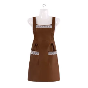Tablier de cuisine marron style coréen avec bordure en dentelle blanche, vêtement de travail.