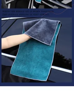 Panno in microfibra per pulizia auto ispessito con forte assorbimento e design bicolore.