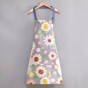 Delantal de cocina de lona floral con toallas laterales para cocinar y limpiar.