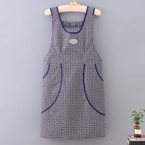 Waterproof kitchen apron with checkered pattern, durable oil-proof cooking smock.