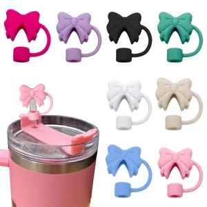 Set di coperture e tappi per cannucce in silicone a forma di fiocco per bicchiere antipolvere.