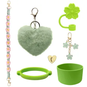 Stanley bekers accessoires set inclusief siliconen hoes, rietje topper en leuke pompon.