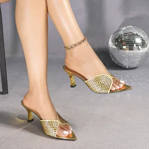 Dames gouden strass spitse stiletto hakken muiltjes elegante feestelijke sandalen.