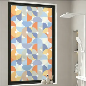 Película de ventana esmerilada con patrón geométrico colorido para baño privado