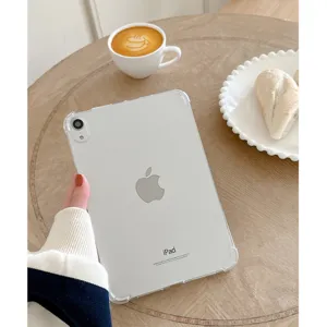 Coque de protection transparente en silicone pour tablette avec coins antichoc pour iPad.