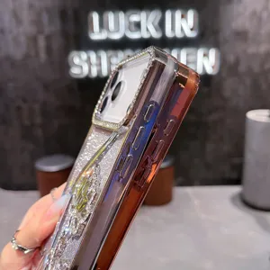 Vue détaillée de la superbe coque de téléphone TPU électrodéposée avec papier pailleté.