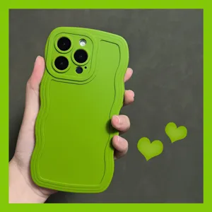 Cover per cellulare in silicone ondulato verde con protezione fotocamera estetica