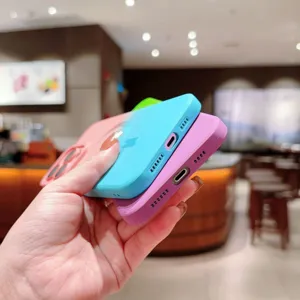 Verloop magnetische siliconen telefoonhoesje met lensbescherming voor modellen.