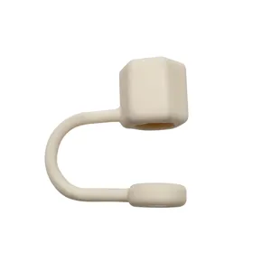 Vista dettaglio copertura per cannuccia esagonale in silicone, tappo antipolvere.