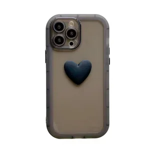 Transparante TPU telefoonhoes voor iPhone met schattig 3D hart design en bescherming.