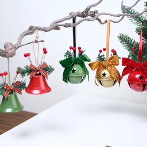 Ornamenti Di Campana Opaca In Metallo Di Natalizi Con Aghi Di Pino Bacche Fiocco Finestra Dell'Hotel Auto Decorazione Ciondolo Sospeso