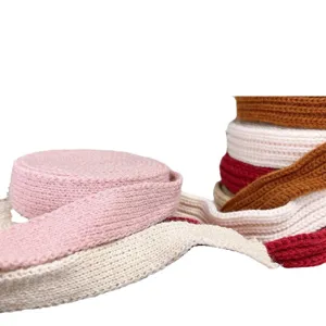 Gestaricktes Wollband fuer DIY Basteln, Weihnachtsdekoration, Blumenstraeusse und Geschenke.