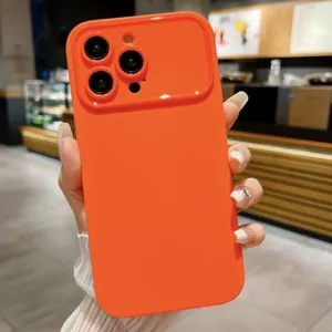 Einfarbiges flüssiges mattes Handyhülle mit großem Fenster Kameraschutz für iPhone.