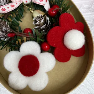 Niedliche filz blume weihnachtsbaum hängeornament festliche vakantie feestdecoratie