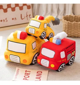Schattige cartoon brandweerauto en kraan pluche speelgoed set, zacht kussen voor kinderen.