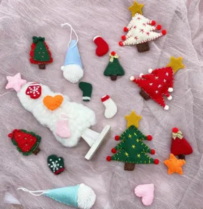 Filz Weihnachtsbaum DIY Deko Zubehör Miniatur Ornamente Set für Bastelbox Blumenstrauß