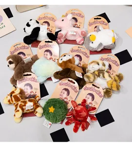 Cute magnetic shoulder plush toys set, soft animal stuffed dolls for clothes decor.