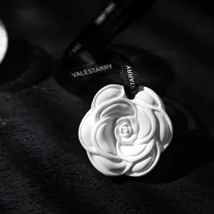 Camellia Aromatherapy Wax Tablet Wardrobe Car Fragrance Pendant Long Lasting Deodorization Air Freshener Hanging Decor