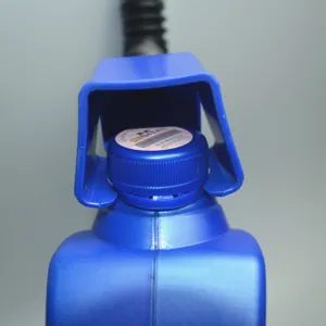 Portable square oil funnel with buckle design, thickened multi-functional tool detail view.