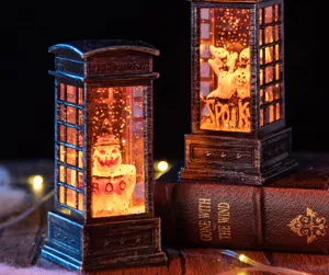 Primo piano di lanterne fantasma di Halloween con luce LED calda e decorazioni spaventose