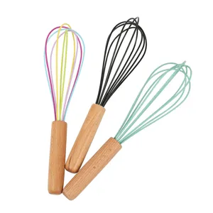 Handmatige siliconen garde met houten handvat set voor keuken bakken en eieren kloppen.