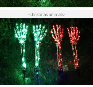 Detailweergave van gloeiende skelethandstokken met rode en groene LED-verlichting