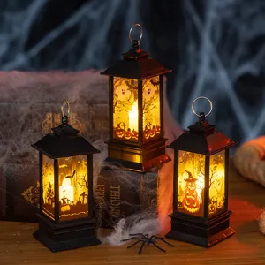 Lanterne luminose di Halloween con motivi spaventosi di zucche, pipistrelli e fantasmi spettrali