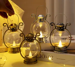 Dettaglio di quattro lampade a cherone a LED retrò in varie finiture metalliche
